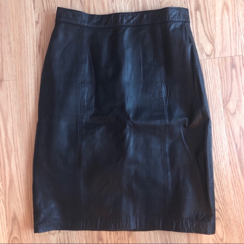 EXPRESS Buttery Leather Black Skirt size 7/8